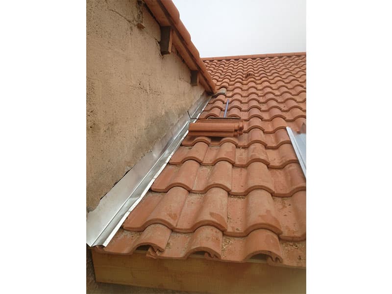 Pose de bande de solin en toiture à Rezé (44)