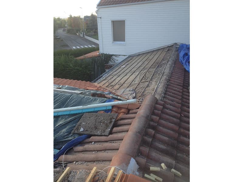 Pose de tuiles terre cuite sur liteaux, couvreur à Nantes (44)